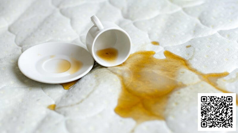 Как можно удалить пятно от кофе с матраса?