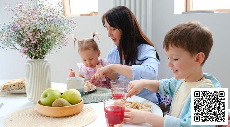 Следите за тем, чтобы дети ели ягоды и фрукты каждый день, но в разумных количествах
